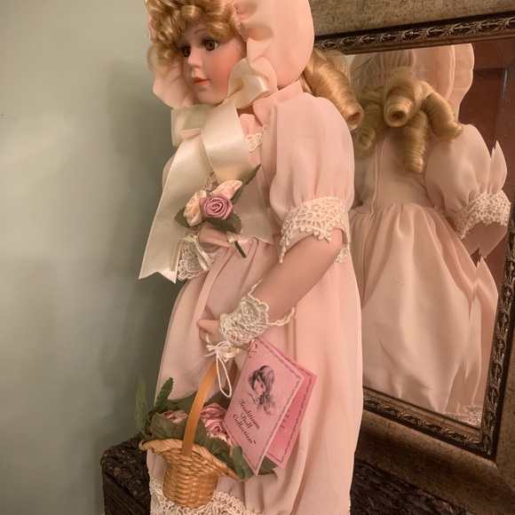 Vintage Traditions Doll Collection  "Olivia" Porcelain Doll - Picture 6 of 7